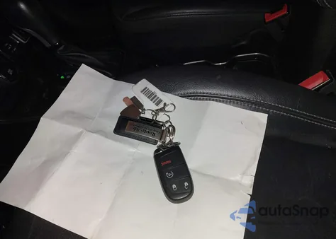 2021 Jeep Renegade Limited 4X4 z USA, uszkodzony, nr VIN ZACNJDD18MPM40364